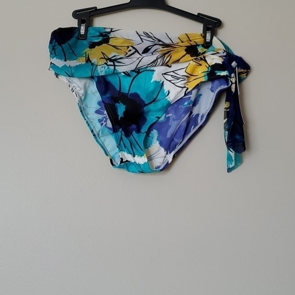 NWT Be creative bikini bottom swim - Picture 2 of 9